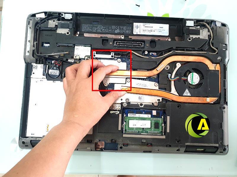 Chi phí lắp card rời cho laptop